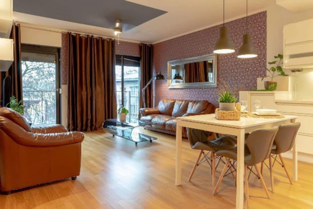 Uroczy Apartament - Angel City Krakow Bagian luar foto